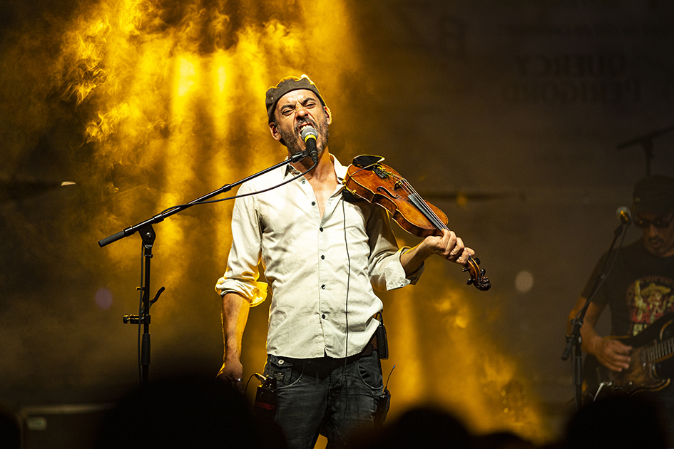 Concert des Barbeaux à Béziers pendant les férias, rock catalan, bordel on est vivant, photographies Claude Lecante ou clecantephotography