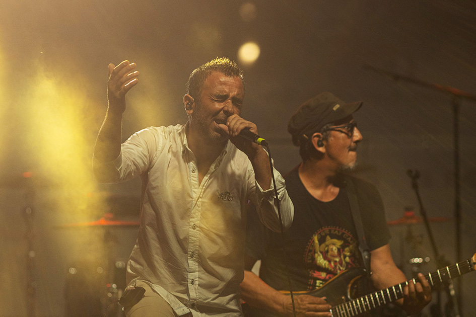 Les Barbeaux groupe de Rock régional situé en Occitanie. Les barbeaux concert à Béziers photographie de Claude Lecante