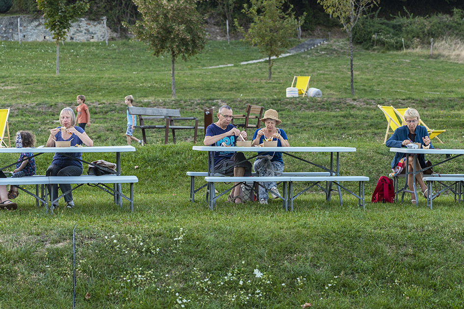 riezstival est un festival de théâtre de rues qui à lieu à Herbeys près de Grenoble. Plusieurs spectacles comme les Barbeaux, la bise à Madame, Fred Blin, De La Valette, agriclown, photographies de Claude Lecante allias clecantephotography, Mundo constrini