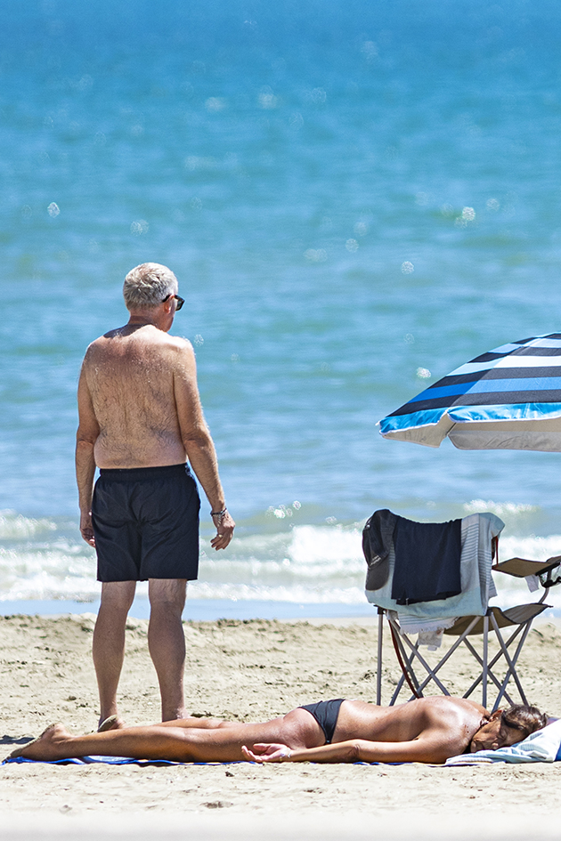 a la plage sieste balnéaire