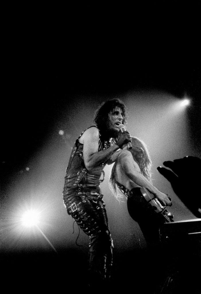 Photographies réalisées lors du concert de Alice Cooper à Paris en 1997. Tournée Hey stoopid. Photographies de Claude Lecante. #stooges #paris #iggypop #rock #alicecooper #claudelecante