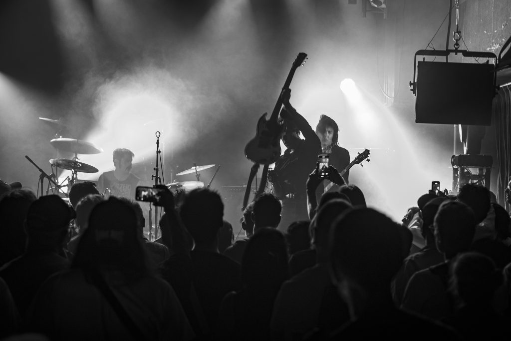 Photographies réalisées lors du concert de Dion Lunadon à Paris en 2025. Photographies de Claude Lecante. #stooges #paris #iggypop #rock #dionlunadon #claudelecante