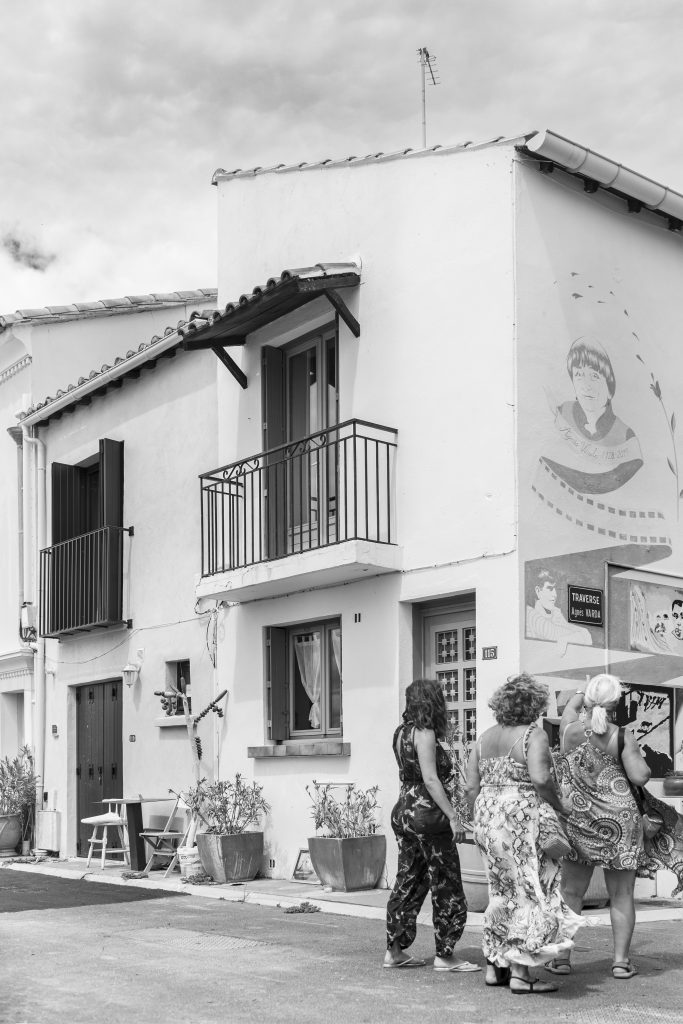 La fameuse Pointe Courte à Sète, un endroit fréquenté par Agnès Varda (qui y a réalisé un film). #varda #brassens #pointecourte #sète #pêcheur #clecantephotography @clecantephotography @pointe courte @brassens