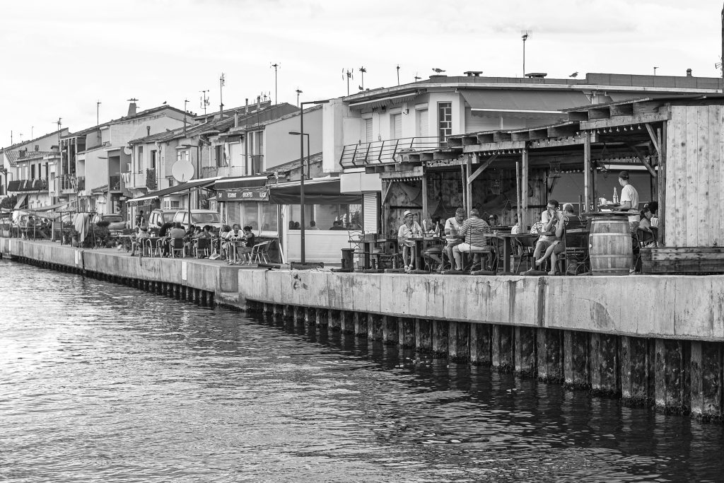La fameuse Pointe Courte à Sète, un endroit fréquenté par Agnès Varda (qui y a réalisé un film). #varda #brassens #pointecourte #sète #pêcheur #clecantephotography @clecantephotography @pointe courte @brassens