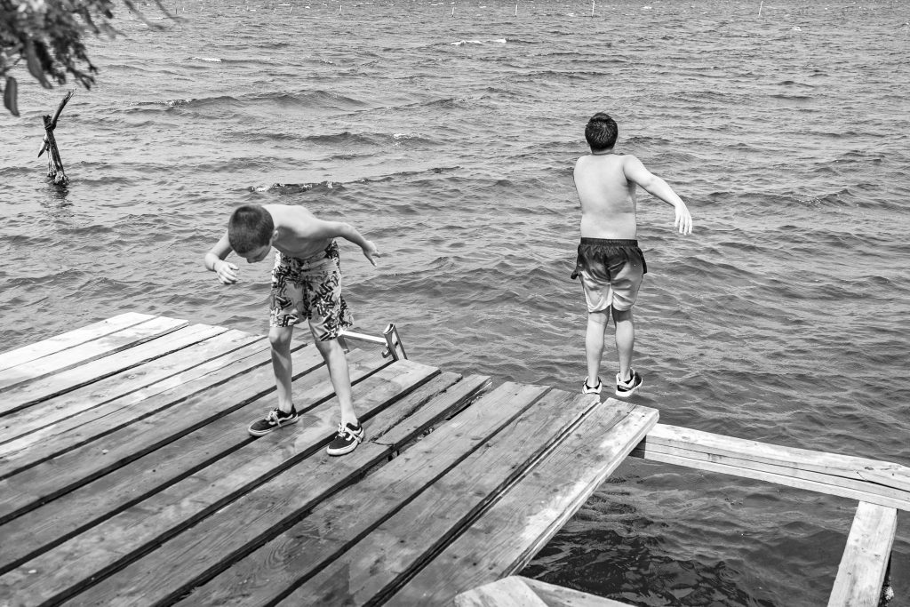 La fameuse Pointe Courte à Sète, un endroit fréquenté par Agnès Varda (qui y a réalisé un film). #varda #brassens #pointecourte #sète #pêcheur #clecantephotography @clecantephotography @pointe courte @brassens