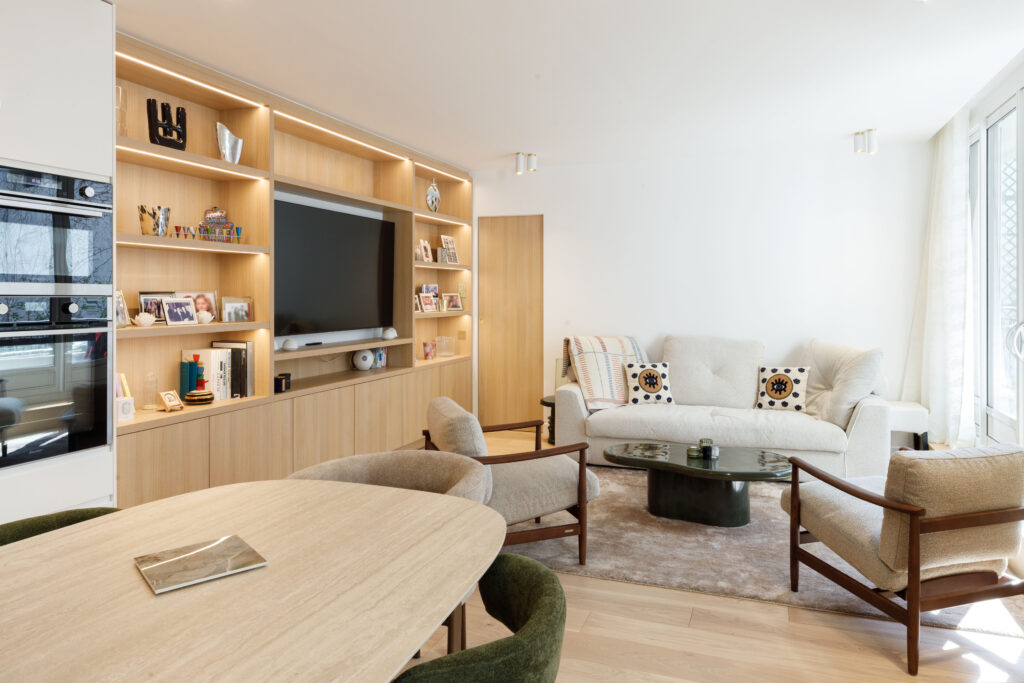 Photographies de Claude Lecante d'un appartement rénové par une architecte. #architecture #design #decoration #deco #building @claudelecante @clecantephotography @architectureint @photography_architecture #neuilly