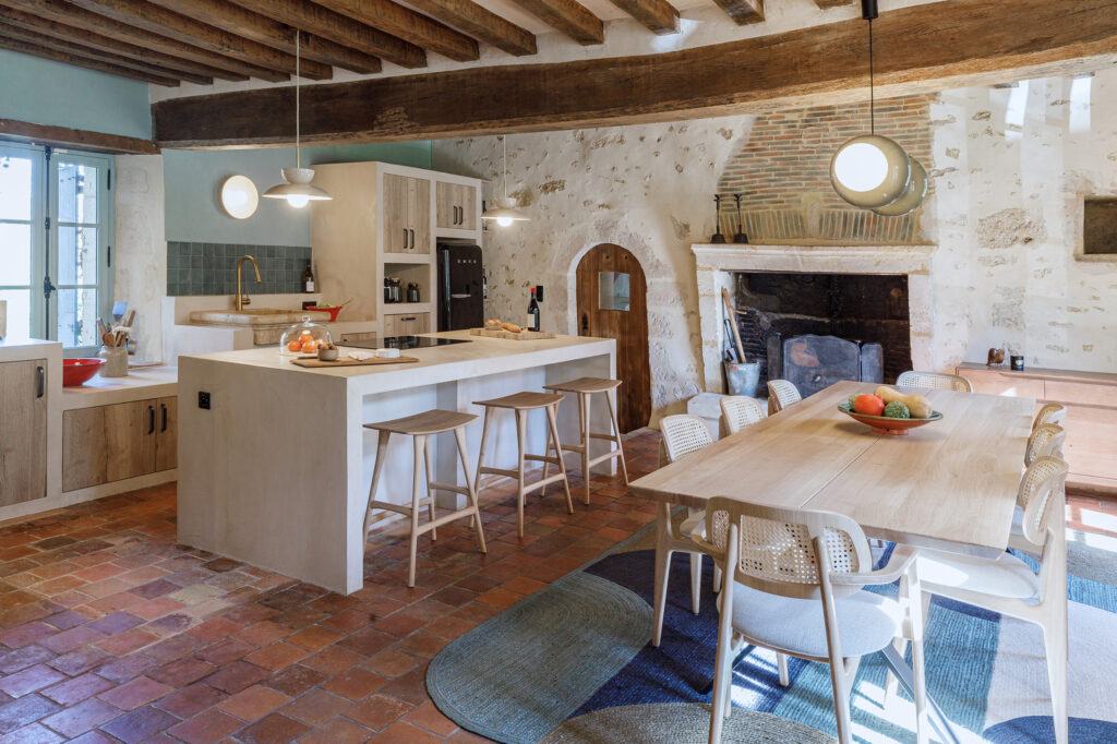Photographies de Claude Lecante d'une maison dans le Perche rénovée par une architecte. #architecture #design #decoration #deco #building @claudelecante @clecantephotography @architectureint @photography_architecture #perche