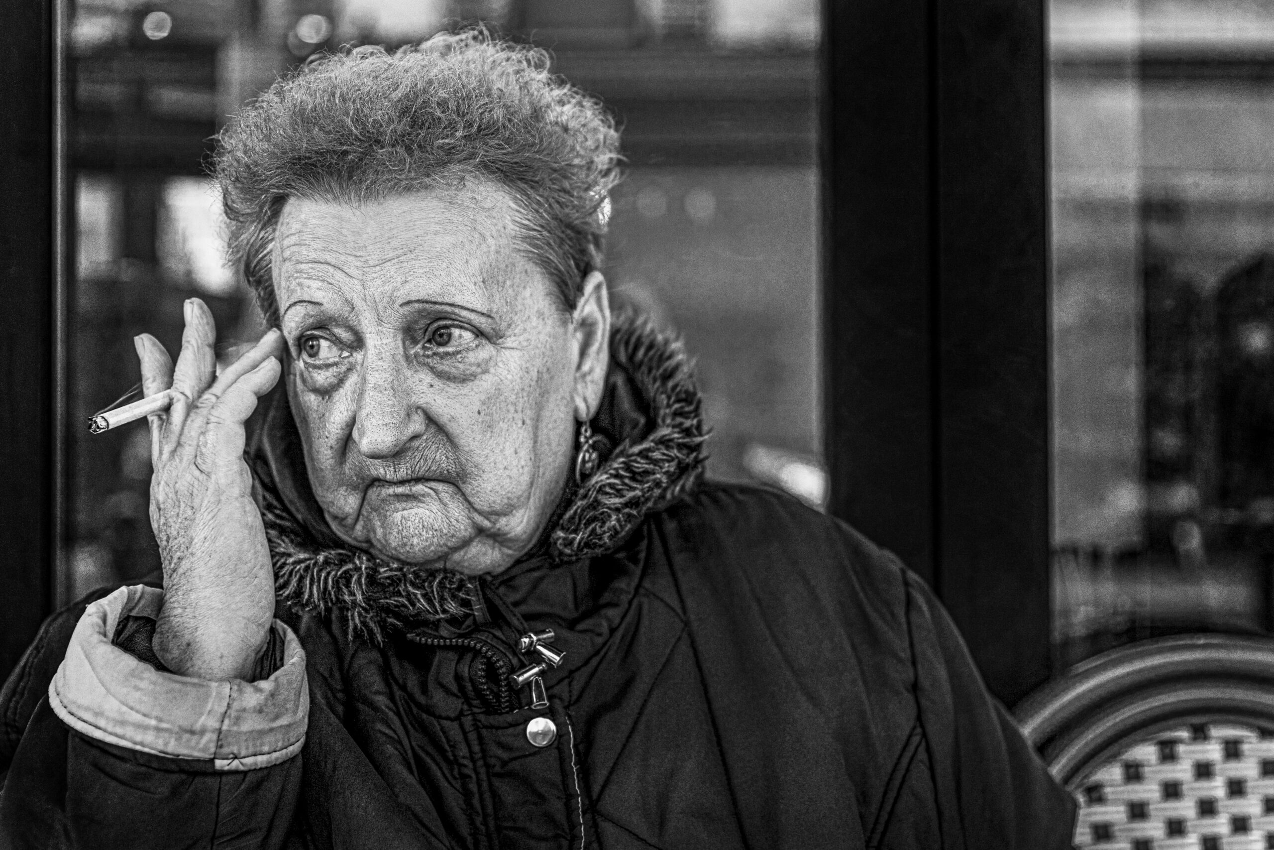 Photographie de Claude Lecante, portraits en noir et blanc de personnes rencontrées ou d'amis. Le portrait doit refléter le caractère et la personnalité du sujet. Photography by Claude Lecante: black-and-white portraits of friends or people encountered. The portrait must reflect the subject's character and personality. #portrait #bnwphotography #bnw #noiretblanc